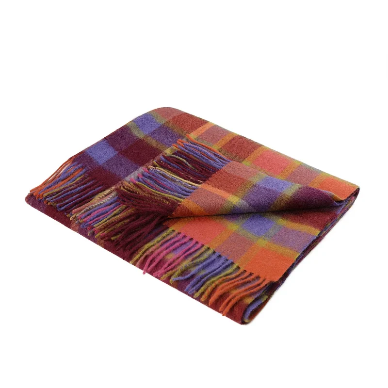 edinburgh artillery check lambswool stole in fuchsia