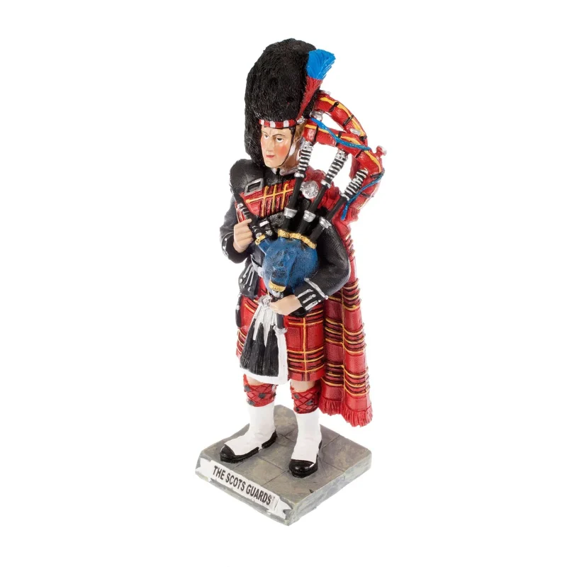 scot guard highland piper statue