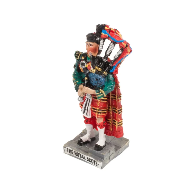 scottish piper statue sculpture